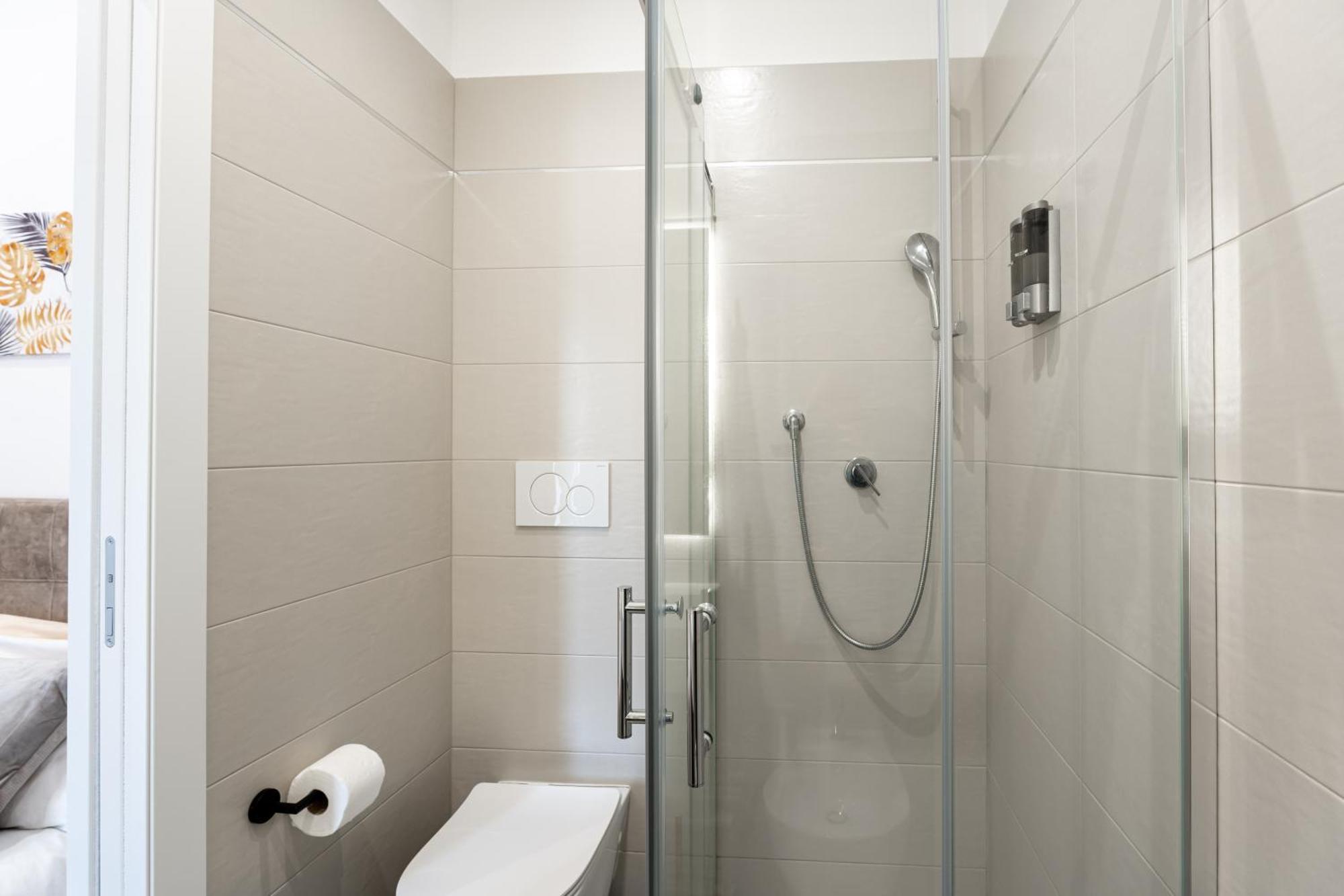 Luxury - Jacuzzi Apartments Near Rome Velletri Exterior photo